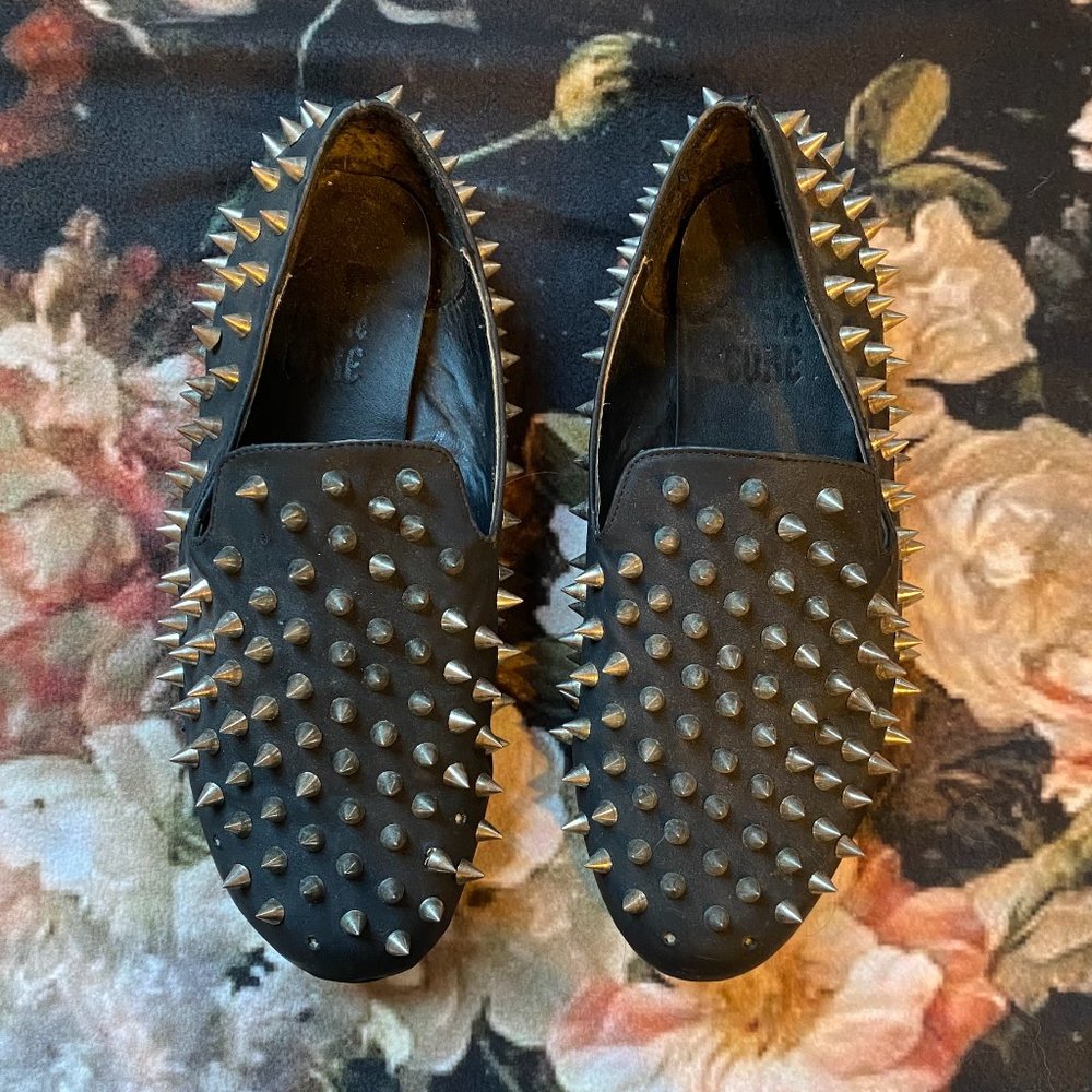 CUTE TO THE CORE || SPIKED LOAFERS
